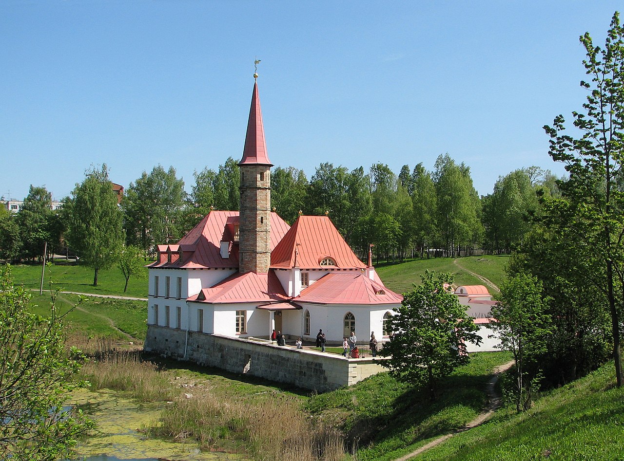 Вид на Приоратский дворец (Гатчина).